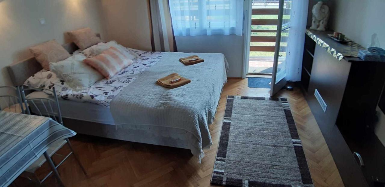 Rosy Apartman Lejlighed Vonyarcvashegy Eksteriør billede